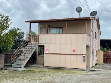 Main picture of 619 W 17th St