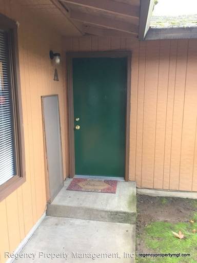 Main picture of 151 NE 28th Ave