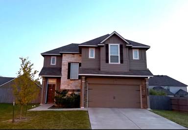 Main picture of 908 McLaury Cv