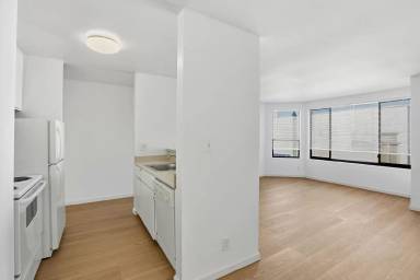 Main picture of 1490 Sacramento St