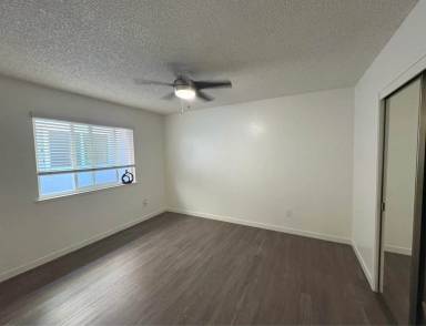 Main picture of 1321 E St