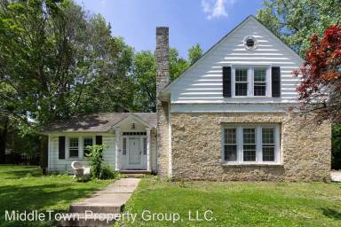 Main picture of 901 N Linden St