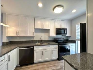 Main picture of Lake Park Condominium