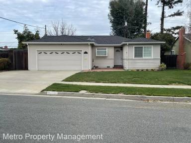 Main picture of 5023 Paseo Olivos