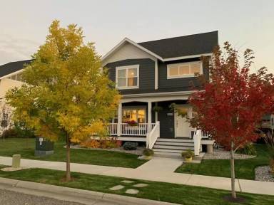 Main picture of 3552 W Broadwater St