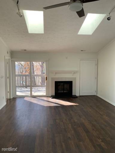 Main picture of 1921 E Waters Edge Dr