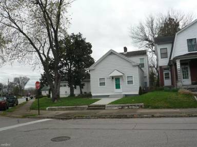 Main picture of 1004 E Caldwell St
