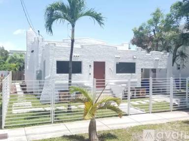 Main picture of 521 NW 41st St