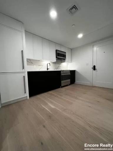 Main picture of 70 Leo Birmingham Pkwy