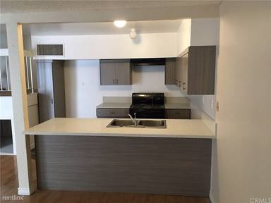 Main picture of 7924 Woodman Ave
