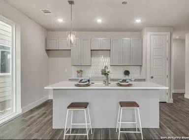 Main picture of 210 Rainbow Dr