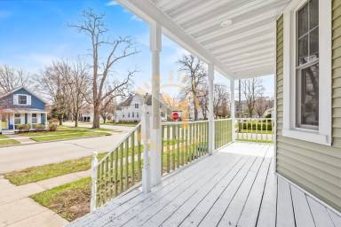 Main picture of 503 N Michigan St