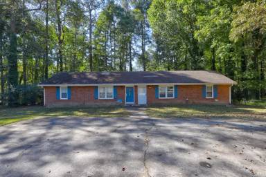 Main picture of 2233 Davis Rd
