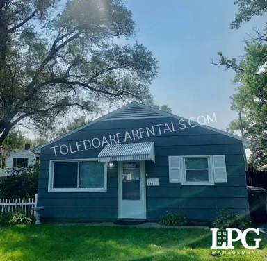 Main picture of 2037 Newport Ave