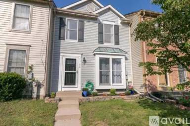 Main picture of 2152 Commissary Cir