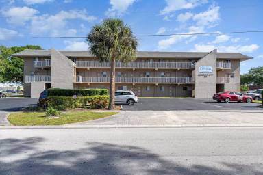 Main picture of 204 W Seminole Ave
