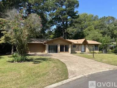 Main picture of 1565 Pine Manor Dr