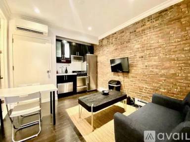 Main picture of 410 W 36th St