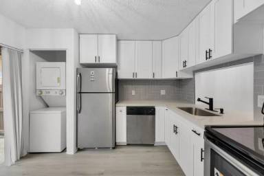 Main picture of 904 Banks Rd