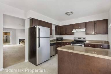 Main picture of 447 Nicoll Ave
