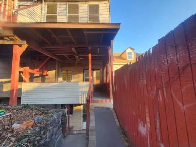 Main picture of 322 Washington St