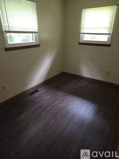 Main picture of 315 Old Lake Rd