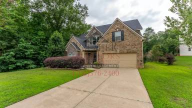 Main picture of 32 Riverside Dr