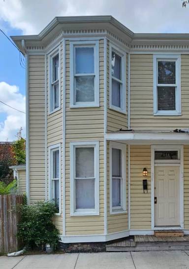Main picture of 306 N 32nd St