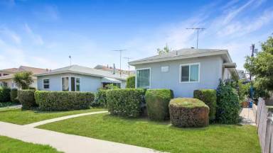 Main picture of 7014-7018 Flight Avenue