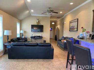 Main picture of 3100 Claremont Dr