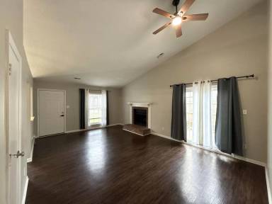 Main picture of 5919 Hunters Crossing Ln