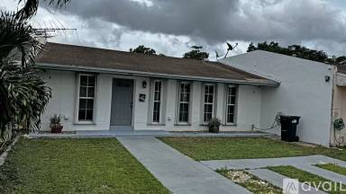 Main picture of 4301 SW 130th Ct