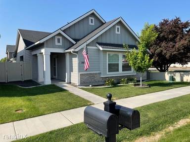 Main picture of 993 W Parkstone St