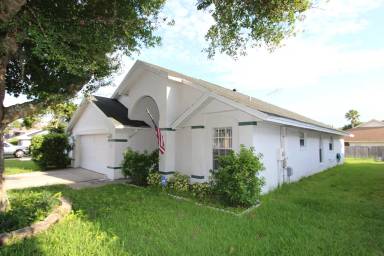 Main picture of 940 Islander Ave