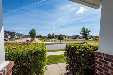Main picture of 210 Garden Lily Ln