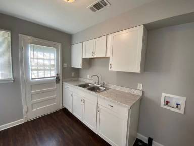 Main picture of 1190 Inman Cv