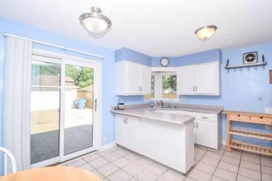 Main picture of 5726 N Lydell Ave