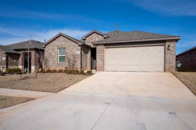 Main picture of 10513 SW 41st Pl