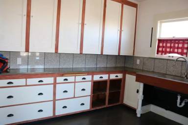 Main picture of 703 A St