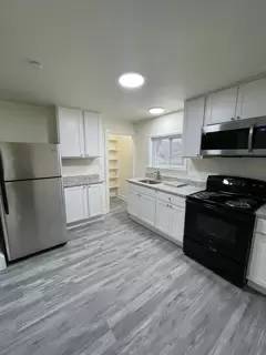 Main picture of 480 W South St