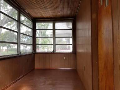 Main picture of 6450 Westwood St