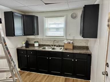 Main picture of 20145 Hull St