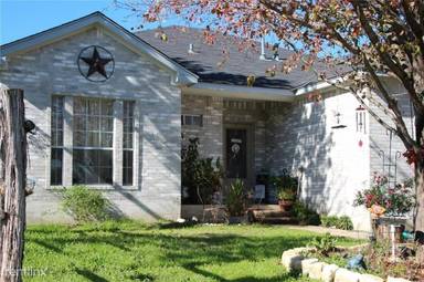 Main picture of 1901 Ireland Dr
