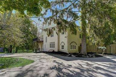 Main picture of 30 Maple Ave