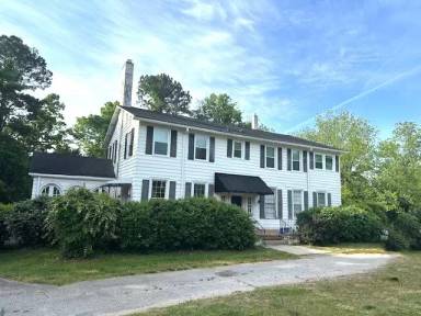 Main picture of 105 W High St