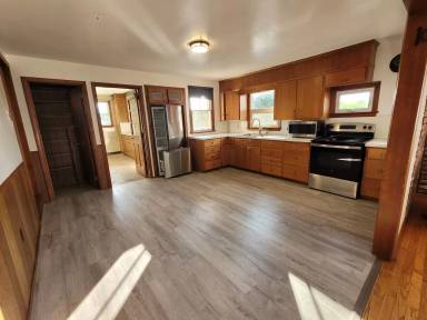 Main picture of 331 Newport Rd