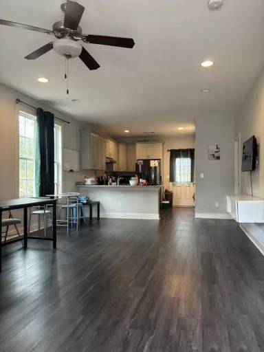 Main picture of 3855 Academy Dr
