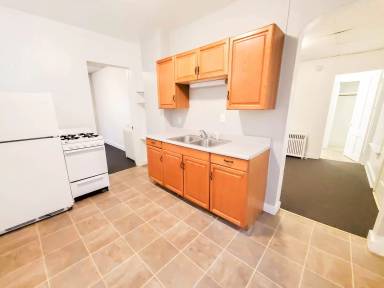 Main picture of 352 W 5th St