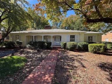 Main picture of 2315 N Elm St