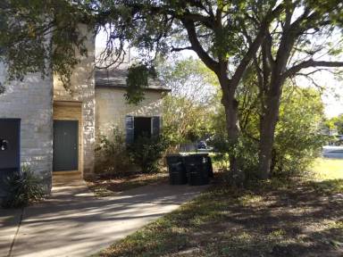 Main picture of 2914 Whisper Oaks Ln